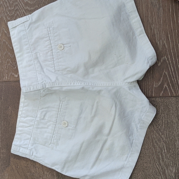 White shorts - Picture 2 of 2